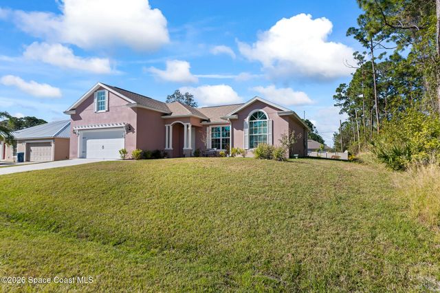 824 Schomer Avenue SW, Palm Bay, FL 32908