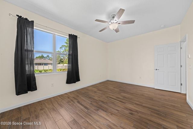 824 Schomer Avenue SW, Palm Bay, FL 32908