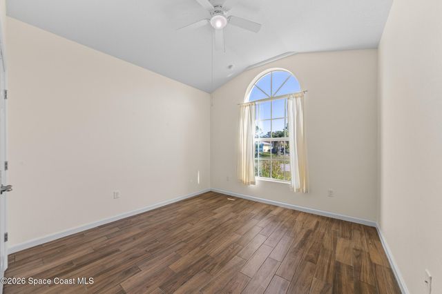 824 Schomer Avenue SW, Palm Bay, FL 32908