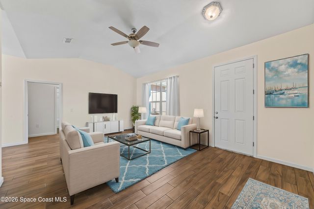 824 Schomer Avenue SW, Palm Bay, FL 32908