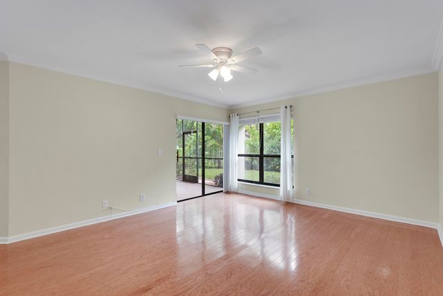 13 Lexington Lane E A, Palm Beach Gardens, FL 33418