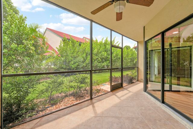13 Lexington Lane E A, Palm Beach Gardens, FL 33418