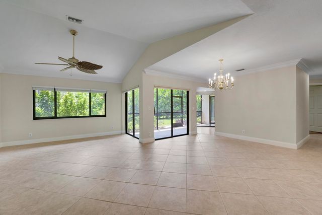 13 Lexington Lane E A, Palm Beach Gardens, FL 33418