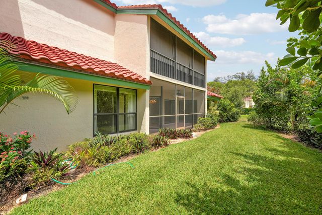 13 Lexington Lane E A, Palm Beach Gardens, FL 33418