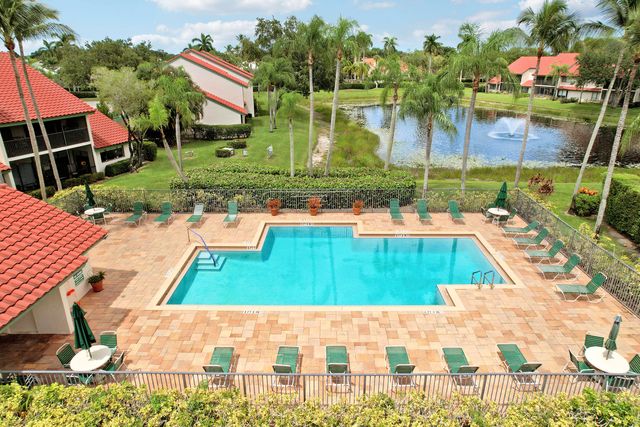 13 Lexington Lane E A, Palm Beach Gardens, FL 33418