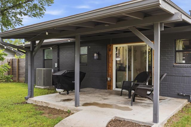 1014 S Meadows DR, Austin, TX 78758