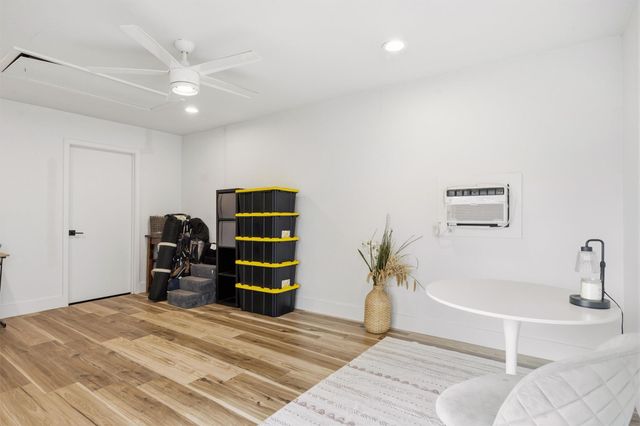 1014 S Meadows DR, Austin, TX 78758