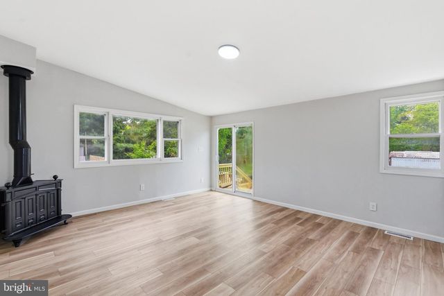 528 DAVIS RD, Barrington, NJ 08007