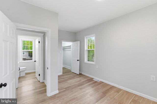 528 DAVIS RD, Barrington, NJ 08007