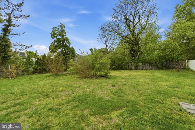 528 DAVIS RD, Barrington, NJ 08007