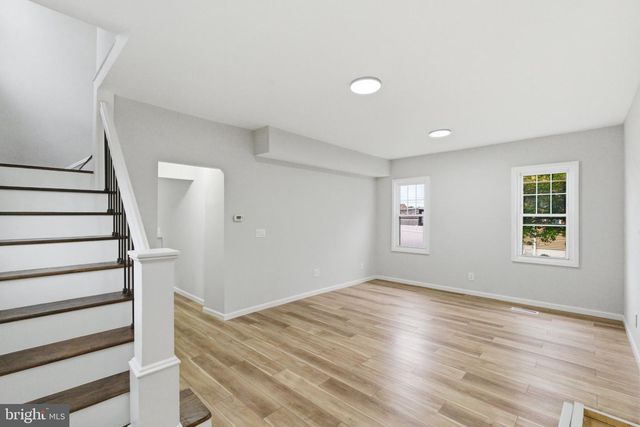 528 DAVIS RD, Barrington, NJ 08007