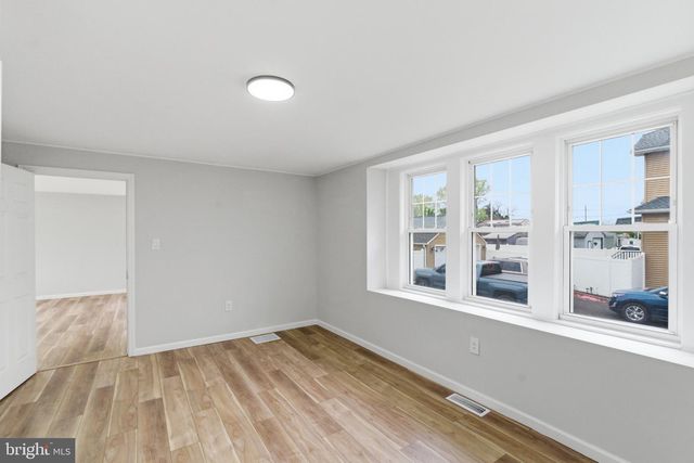 528 DAVIS RD, Barrington, NJ 08007