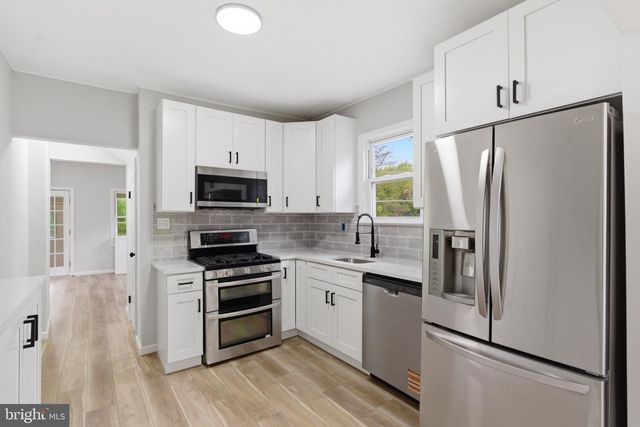 528 DAVIS RD, Barrington, NJ 08007