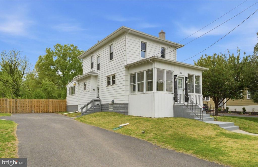 528 DAVIS RD, Barrington, NJ 08007