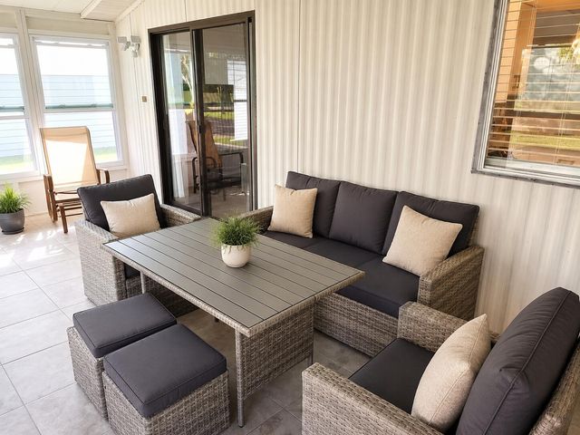 282 NW 54th Street NW, Deerfield Beach, FL 33064