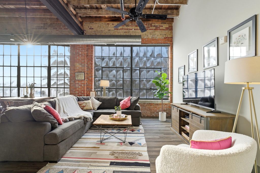 570 S Front Street, 312, Columbus, OH 43215