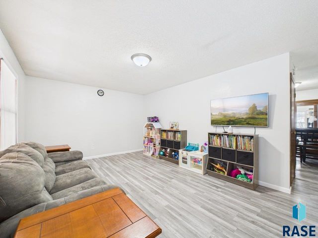 318 Elm Ave Avenue, Baltic, SD 57003