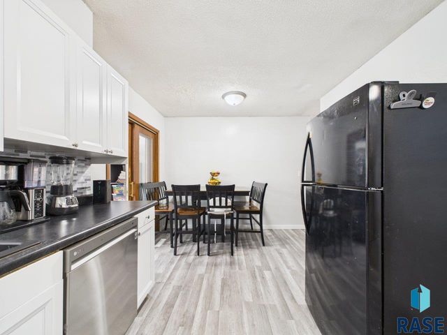 318 Elm Ave Avenue, Baltic, SD 57003