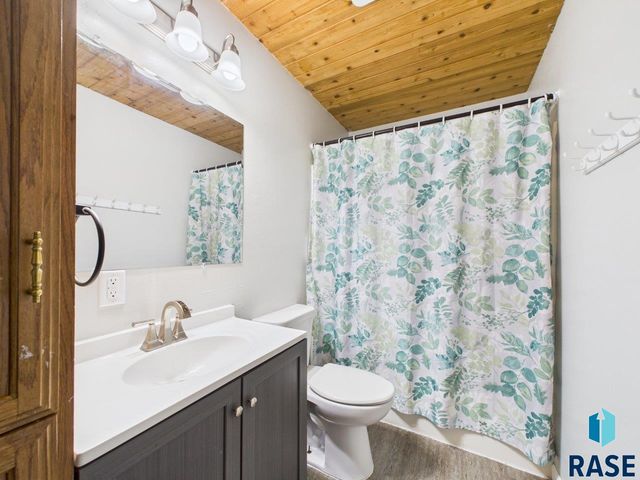 318 Elm Ave Avenue, Baltic, SD 57003