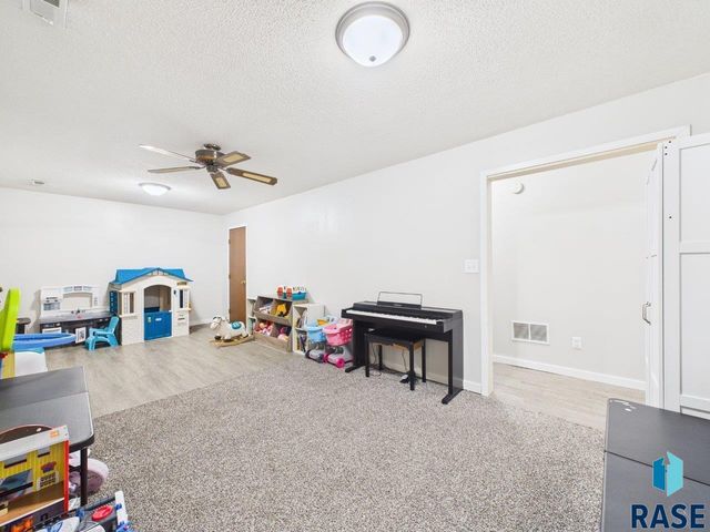 318 Elm Ave Avenue, Baltic, SD 57003