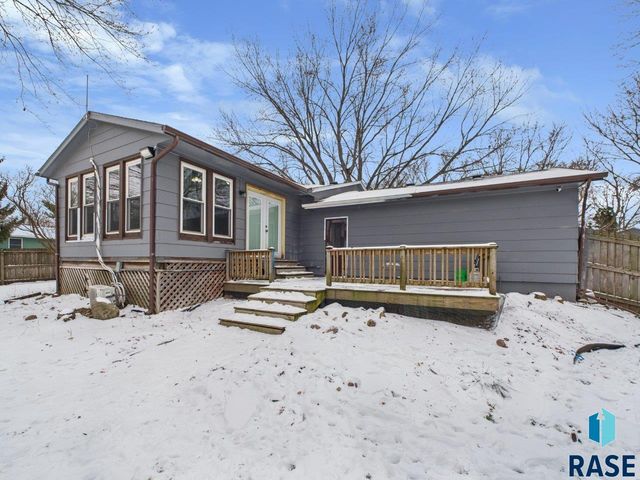 318 Elm Ave Avenue, Baltic, SD 57003