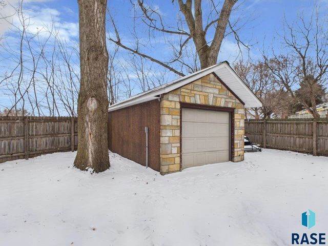 318 Elm Ave Avenue, Baltic, SD 57003