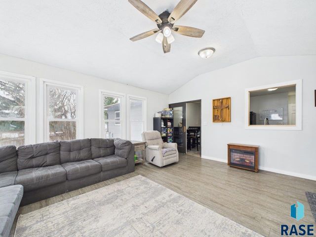 318 Elm Ave Avenue, Baltic, SD 57003