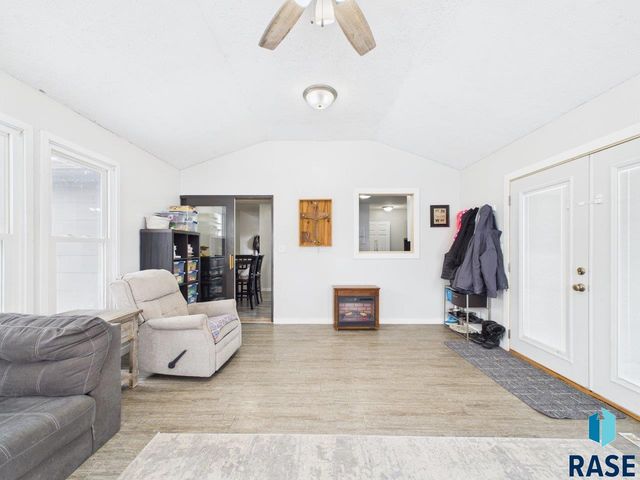 318 Elm Ave Avenue, Baltic, SD 57003