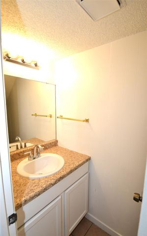 1202 Southport DR D, Austin, TX 78704