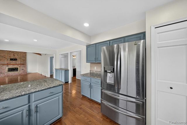 34970 Old Homestead Drive, Farmington Hills, MI 48335