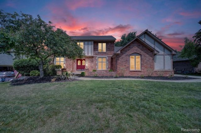 34970 Old Homestead Drive, Farmington Hills, MI 48335