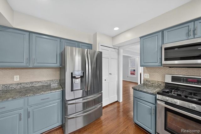 34970 Old Homestead Drive, Farmington Hills, MI 48335