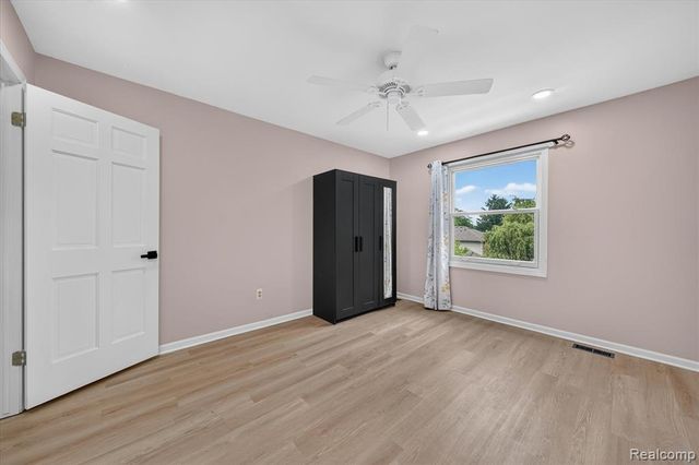 34970 Old Homestead Drive, Farmington Hills, MI 48335