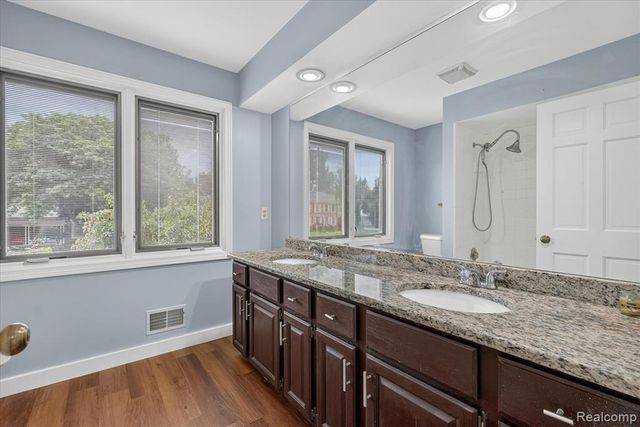 34970 Old Homestead Drive, Farmington Hills, MI 48335