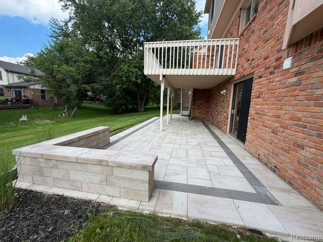 34970 Old Homestead Drive, Farmington Hills, MI 48335