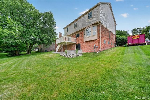 34970 Old Homestead Drive, Farmington Hills, MI 48335