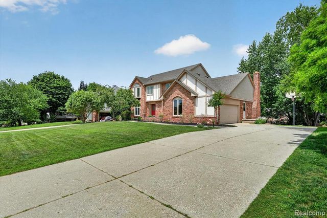 34970 Old Homestead Drive, Farmington Hills, MI 48335