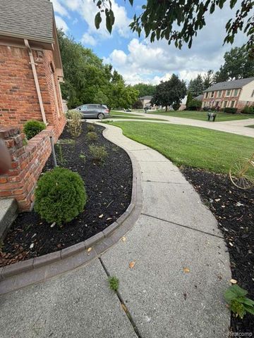 34970 Old Homestead Drive, Farmington Hills, MI 48335
