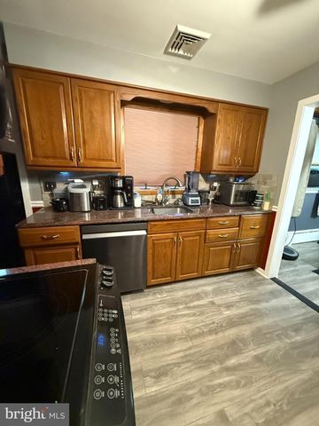 110 GROPP AVE, Hamilton Twp, NJ 08610
