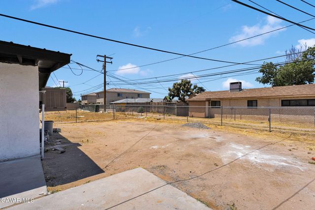 16396 Yucca Street, Hesperia, CA 92345