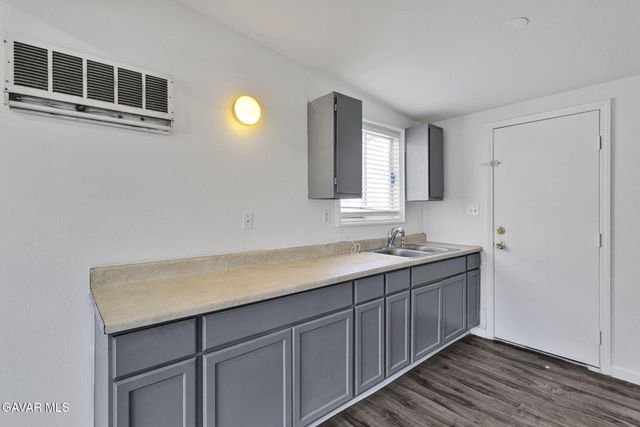 16396 Yucca Street, Hesperia, CA 92345