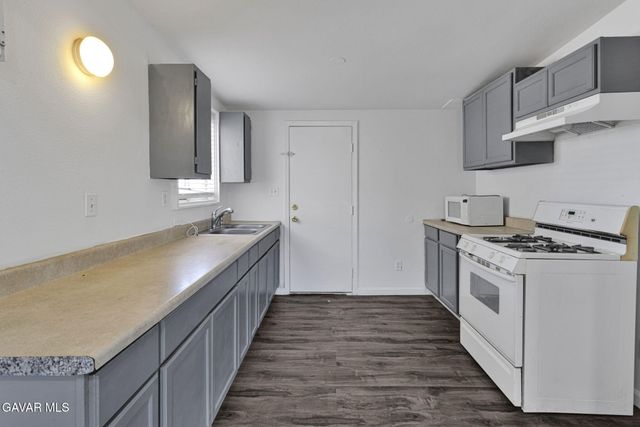 16396 Yucca Street, Hesperia, CA 92345