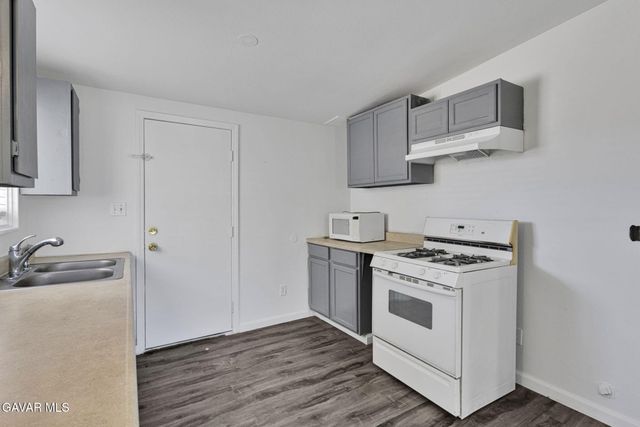 16396 Yucca Street, Hesperia, CA 92345