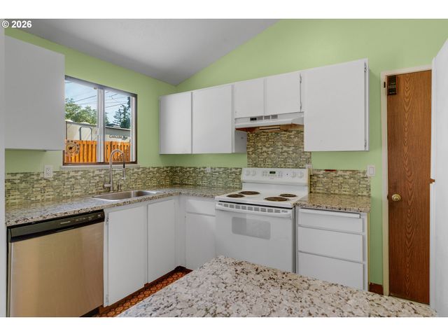 8505 Sw OAK St, Portland, OR 97223