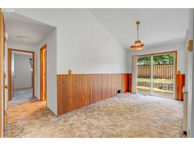 8505 Sw OAK St, Portland, OR 97223