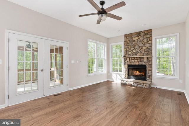 153 NOTTINGHAM DR, Fredericksburg, VA 22406