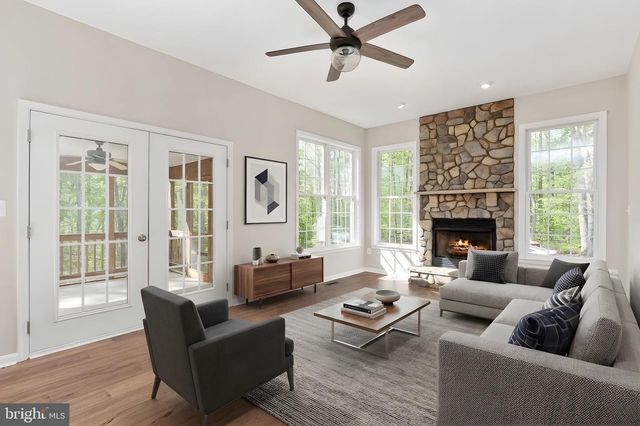 153 NOTTINGHAM DR, Fredericksburg, VA 22406