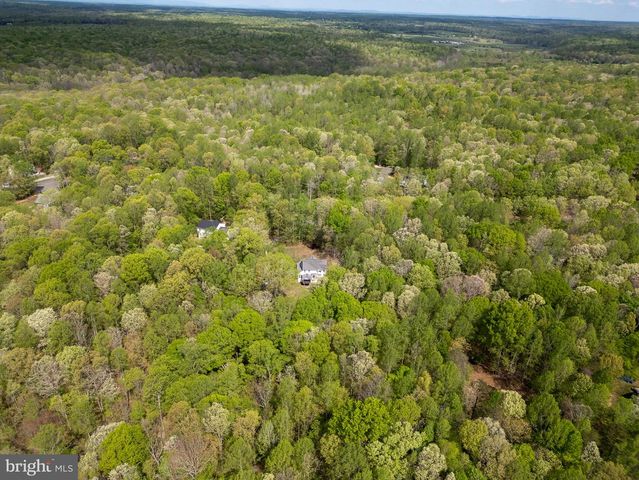 153 NOTTINGHAM DR, Fredericksburg, VA 22406