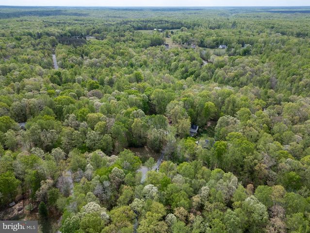 153 NOTTINGHAM DR, Fredericksburg, VA 22406