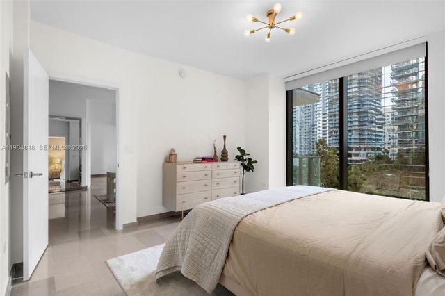 88 SW 7th St 809, Miami, FL 33130